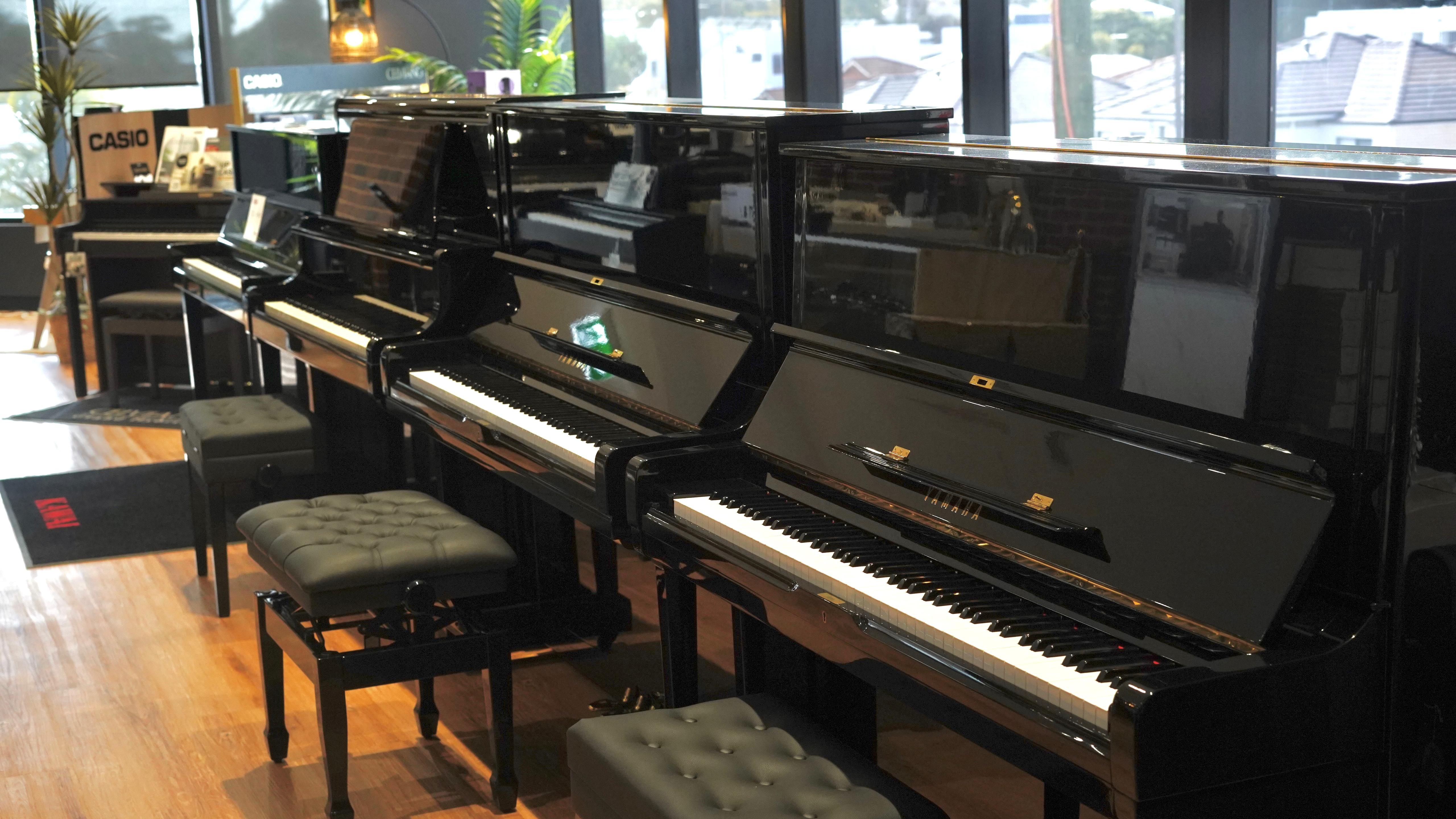 Piano & Keyboard Directory at Crescendo Music