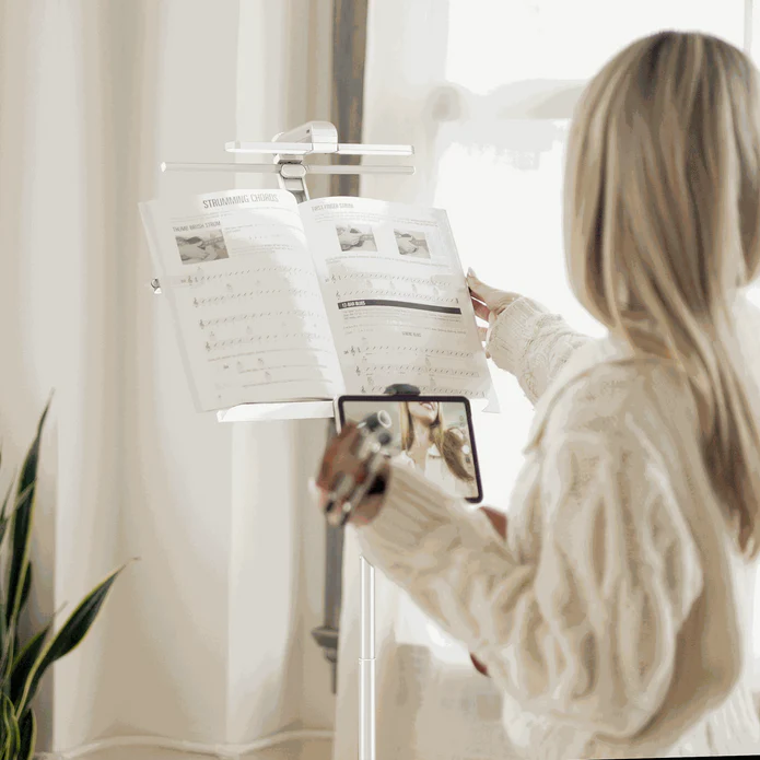 KraftGeek Bravo Collapsible Music Stand Solo Gig Kit with Bag (Black or White)