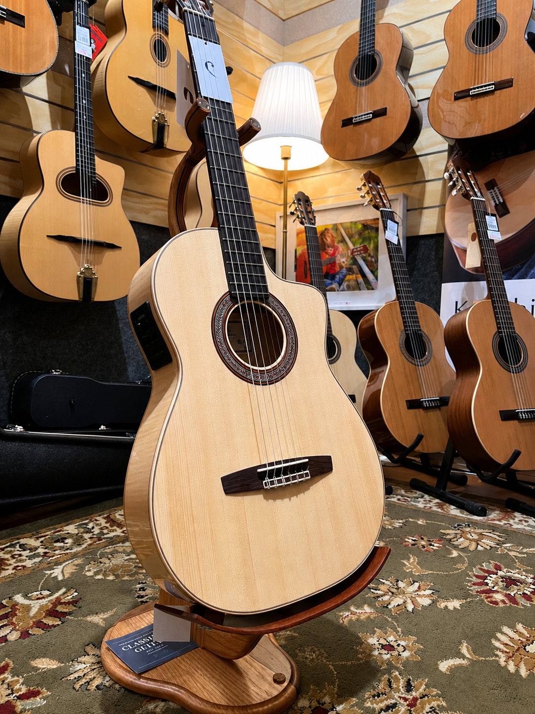 Altamira Fusion FZ-1 Classical Guitar Spruce Maple Pickup