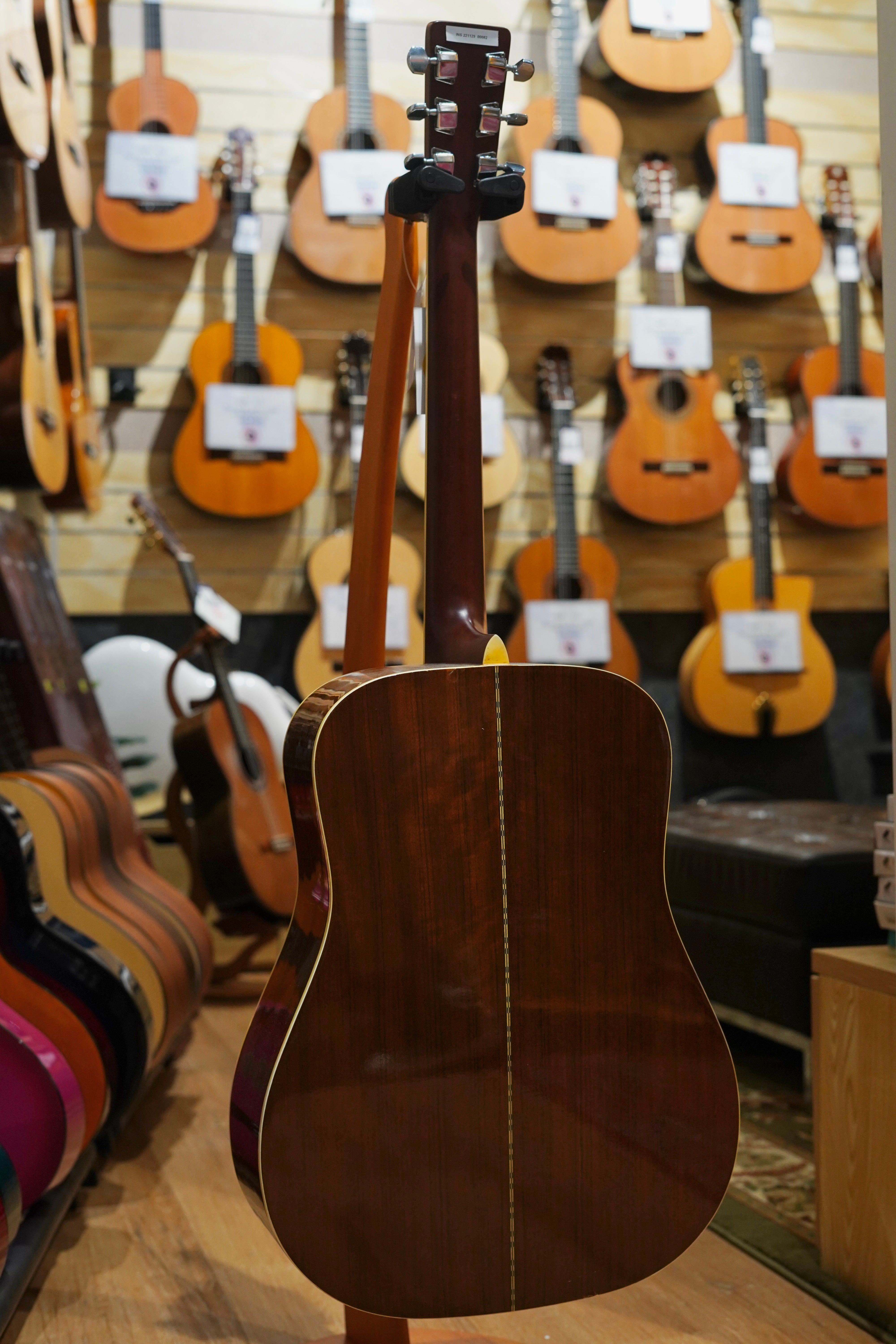 *PREOWNED* 1970's Cats Eyes TCE-3 Acoustic Guitar - Replica Martin