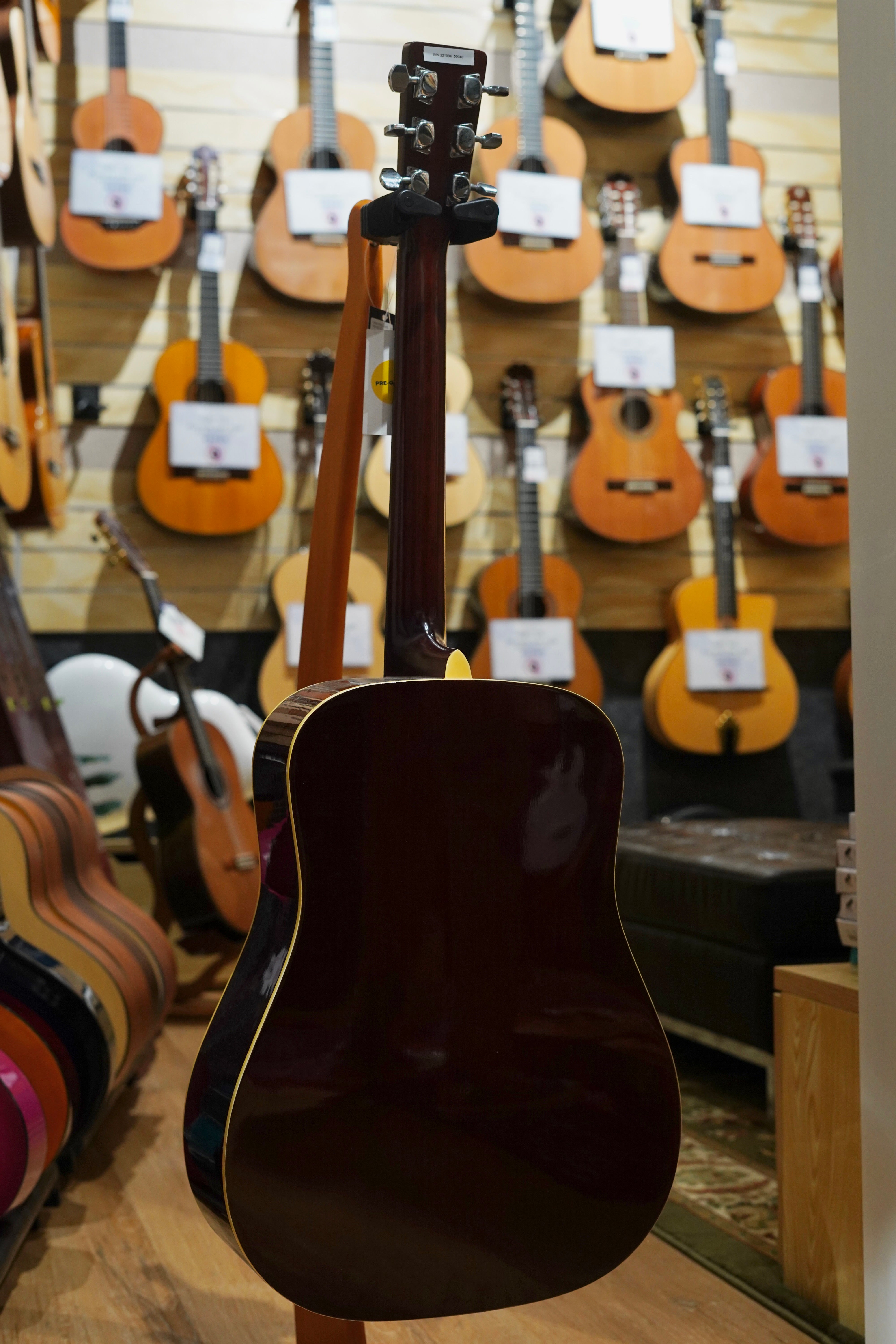 *PREOWNED* 1970's Cats Eyes CE-180W Acoustic Guitar - Replica Martin