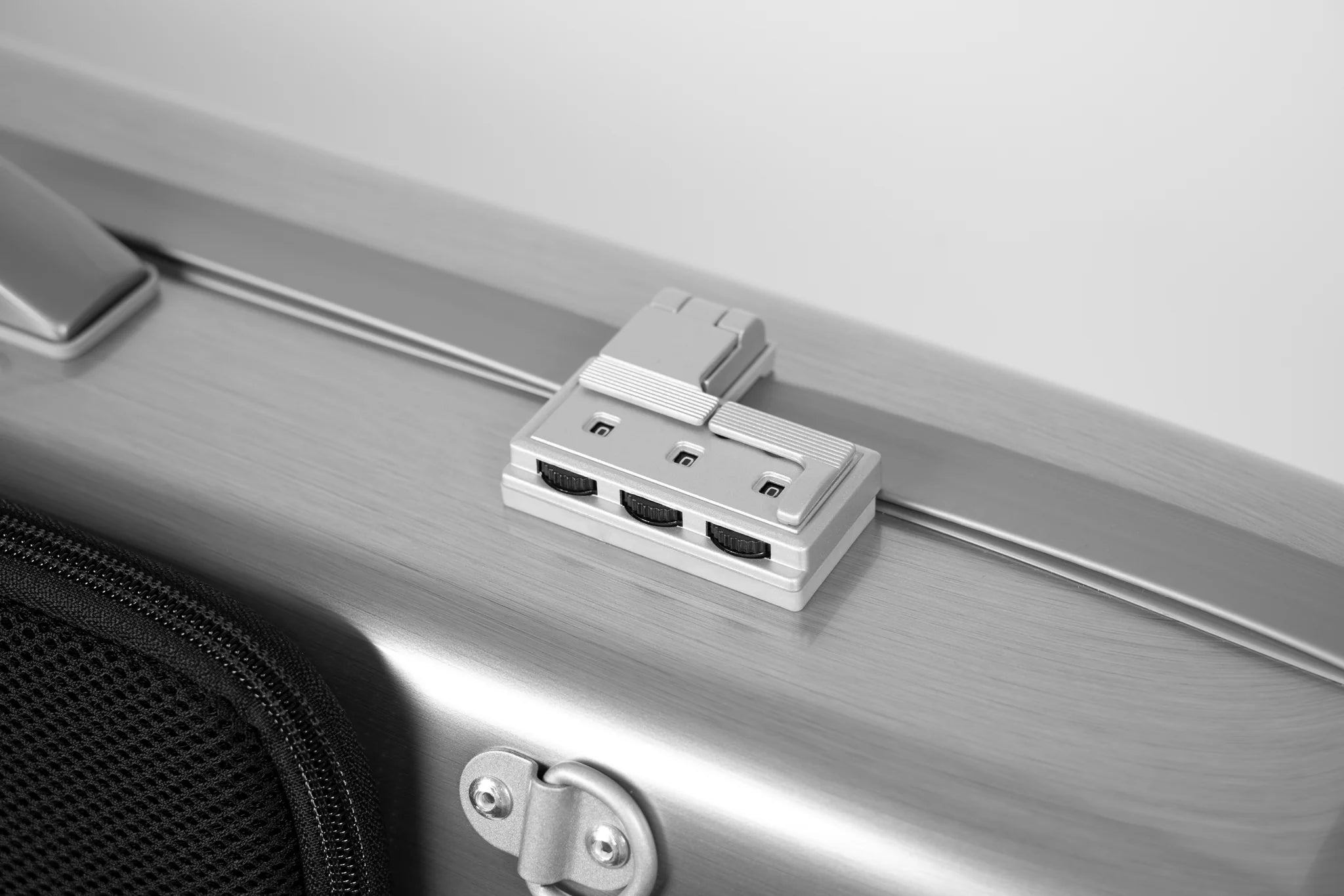 BAM La Defense Hightech Oblong violin case (2 colours)