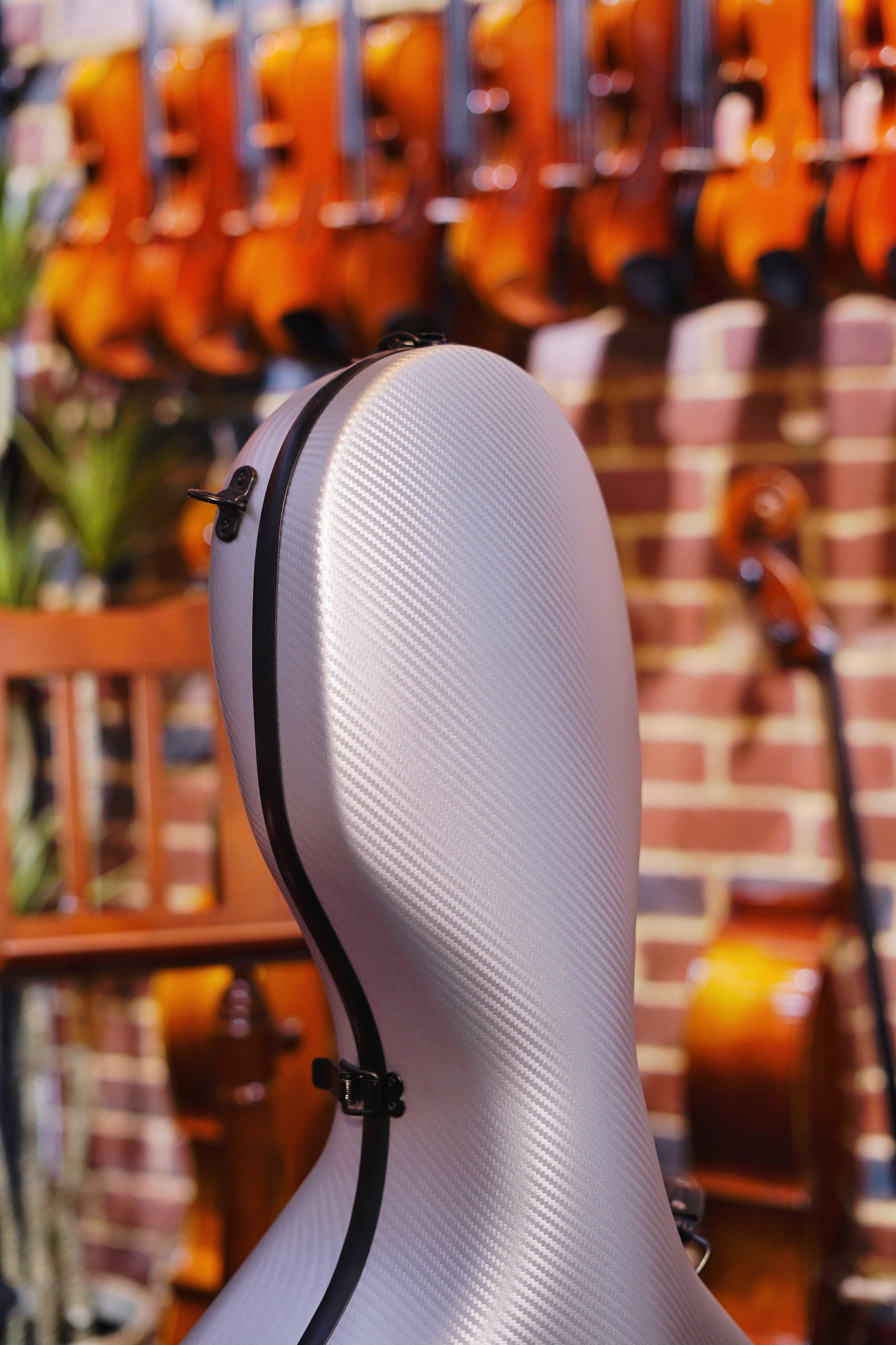 HOGO Essential II Series Polycarbonate White Cello Case with Wheels 4kg