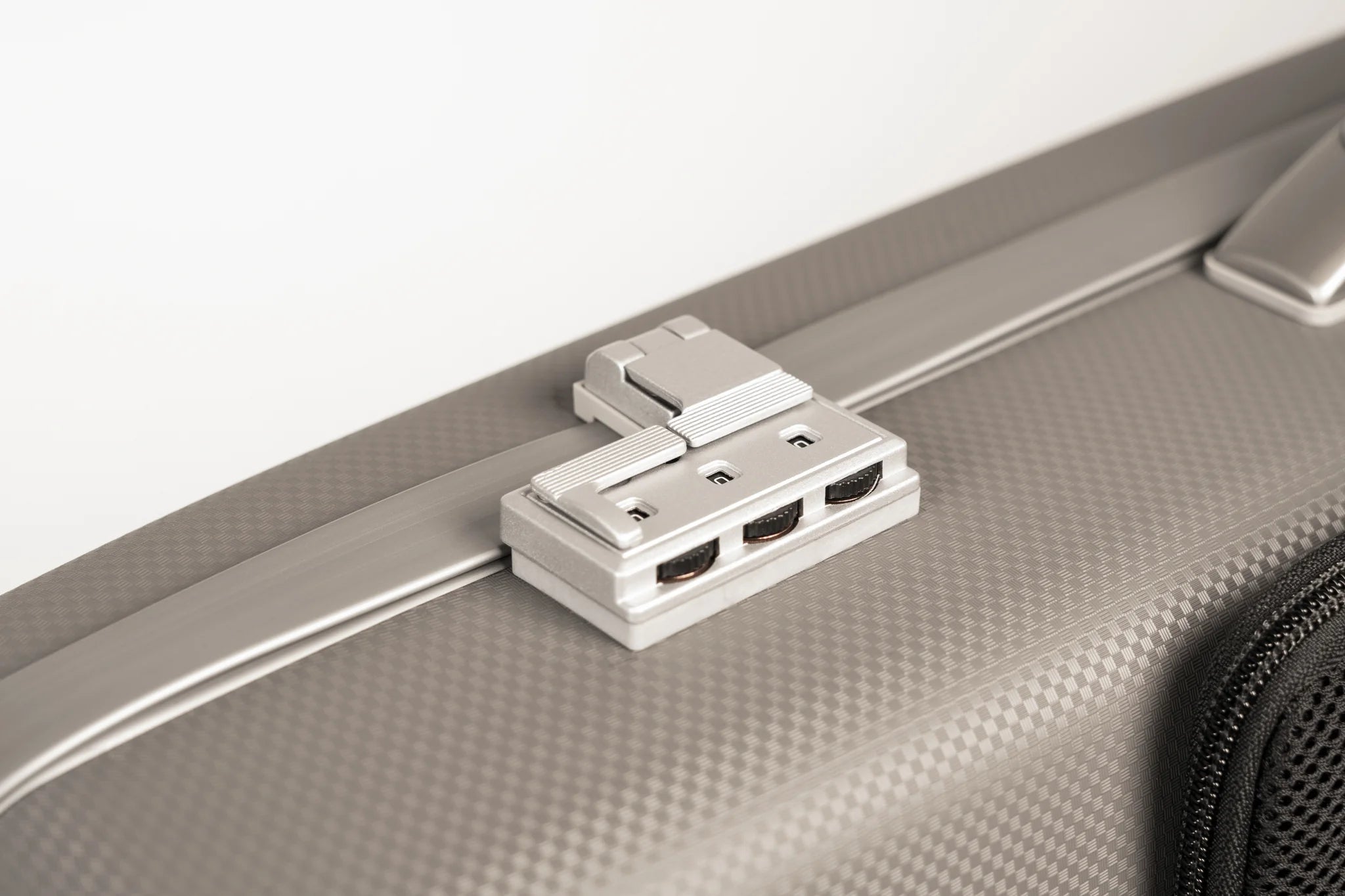 BAM Panther Hightech Oblong violin case (2 colours)