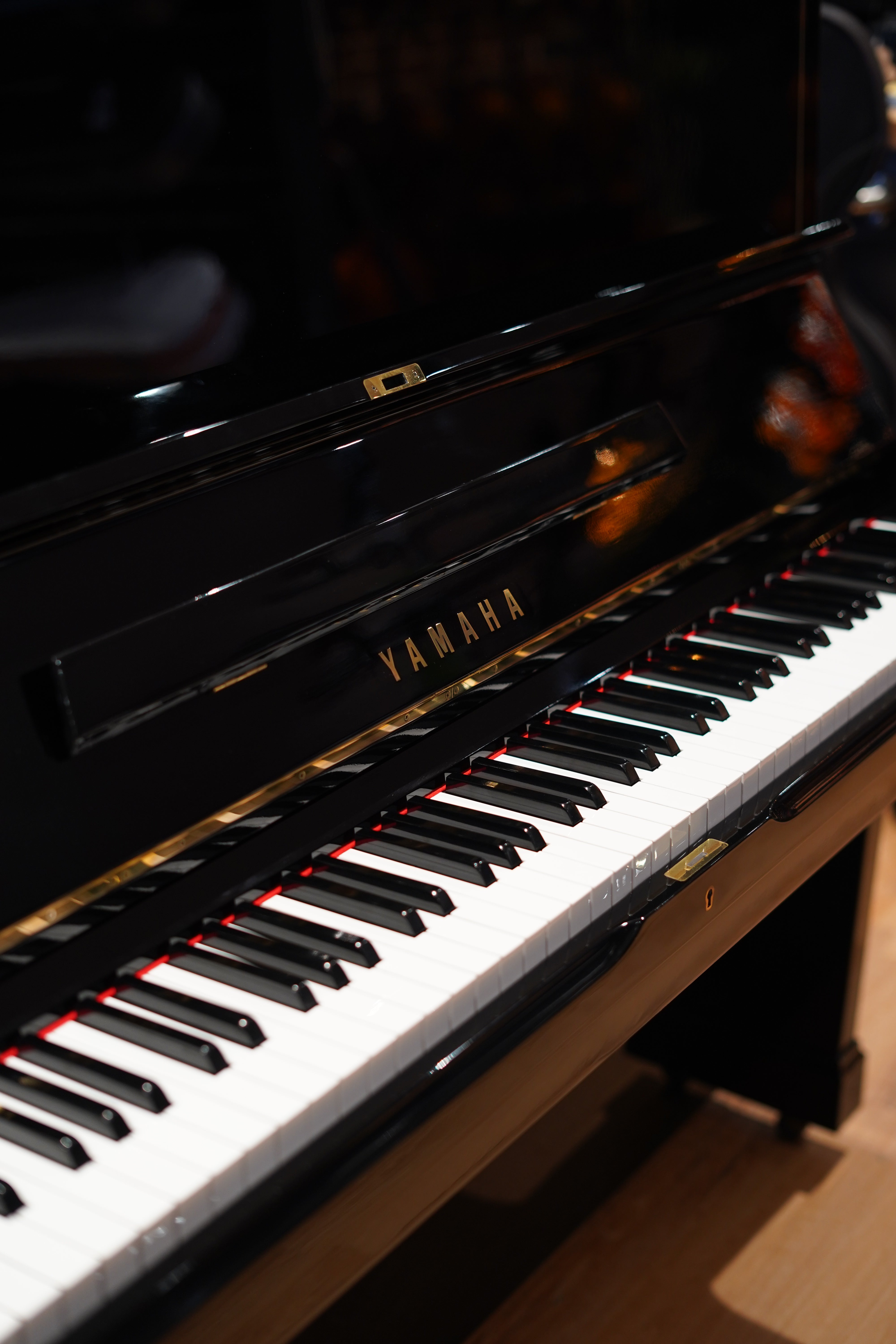 Yamaha U2H Acoustic Upright Piano Black 1970+